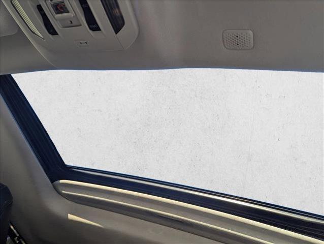 used 2021 Toyota Highlander car, priced at $27,999