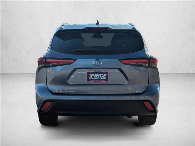 used 2021 Toyota Highlander car, priced at $27,999