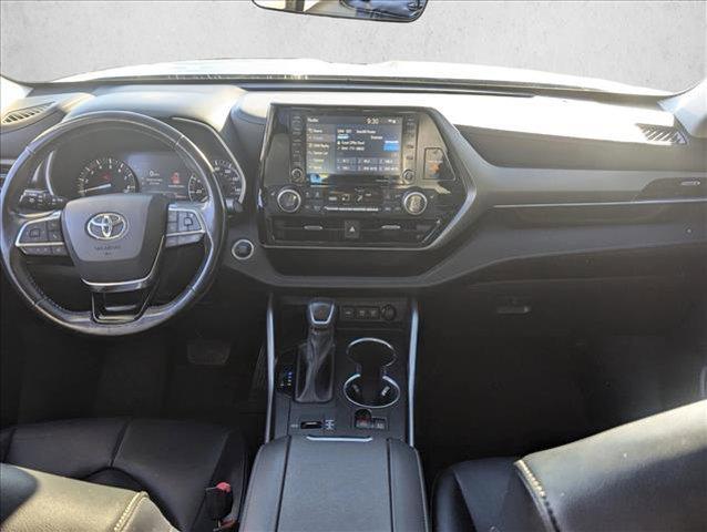 used 2021 Toyota Highlander car, priced at $27,999