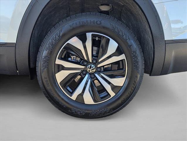 new 2026 Volkswagen Atlas car, priced at $42,357