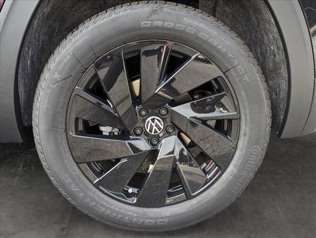 new 2024 Volkswagen Atlas Cross Sport car, priced at $42,376