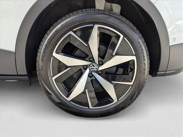 new 2025 Volkswagen ID.4 car, priced at $51,716