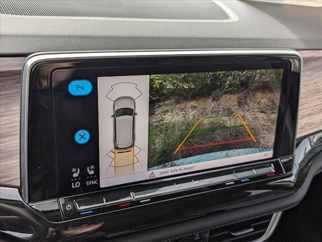 new 2025 Volkswagen Atlas car, priced at $49,416