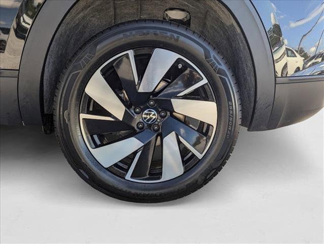 new 2026 Volkswagen Atlas Cross Sport car, priced at $46,251