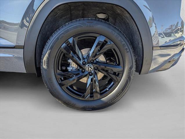 new 2026 Volkswagen Atlas Cross Sport car, priced at $53,688