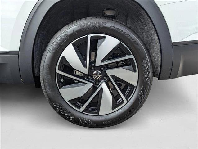 new 2025 Volkswagen Atlas car, priced at $41,566
