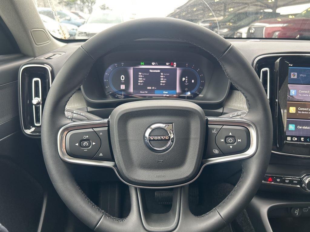 new 2025 Volvo XC40 car, priced at $38,785