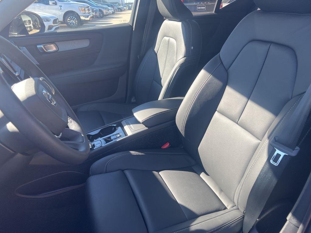 new 2025 Volvo XC40 car, priced at $45,500