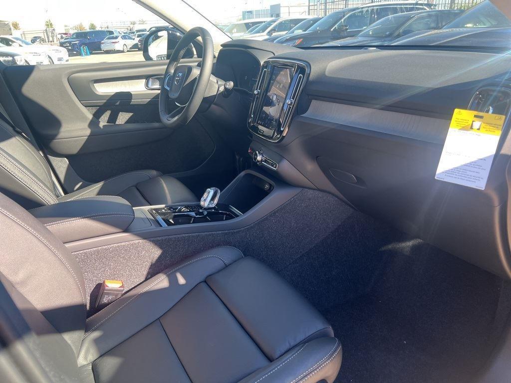 new 2025 Volvo XC40 car, priced at $45,500