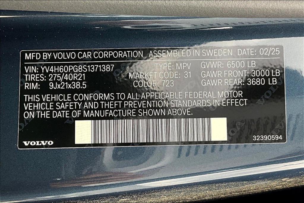 new 2025 Volvo XC90 Plug-In Hybrid car, priced at $82,405