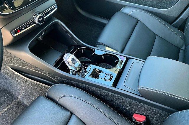 new 2025 Volvo XC40 car, priced at $51,565