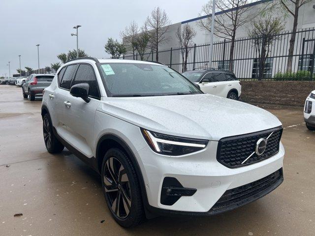 new 2025 Volvo XC40 car, priced at $51,565