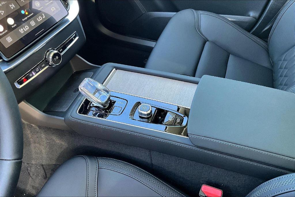 new 2025 Volvo XC90 car, priced at $65,555