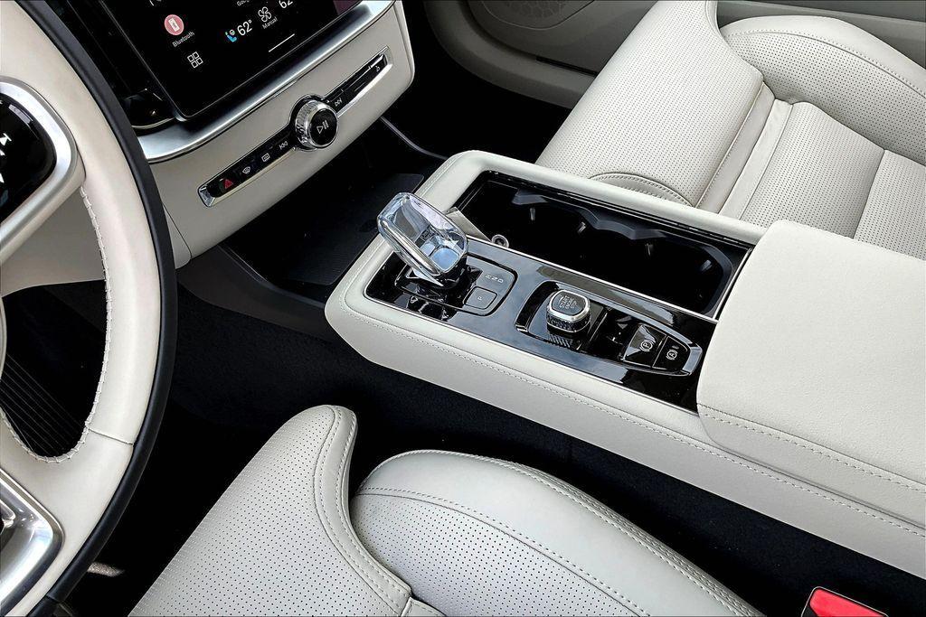 new 2026 Volvo XC90 car, priced at $75,155