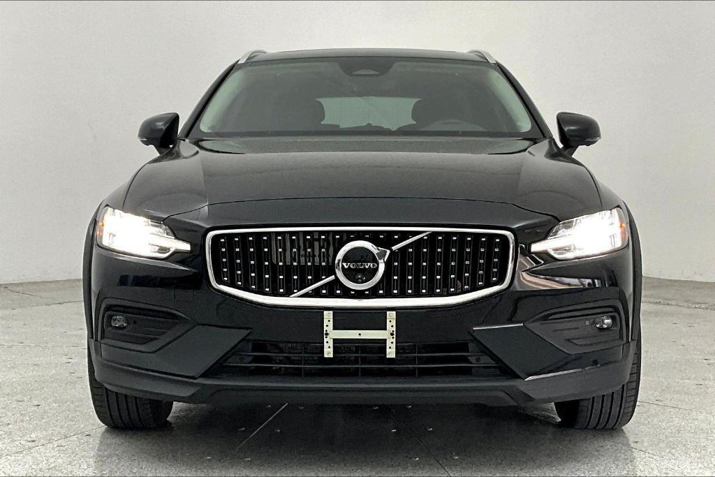 used 2024 Volvo V60 Cross Country car, priced at $41,500
