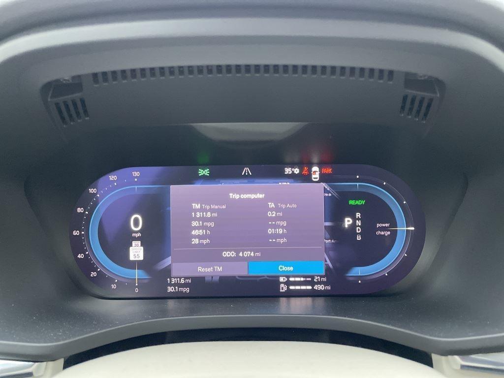 new 2025 Volvo XC60 Plug-In Hybrid car