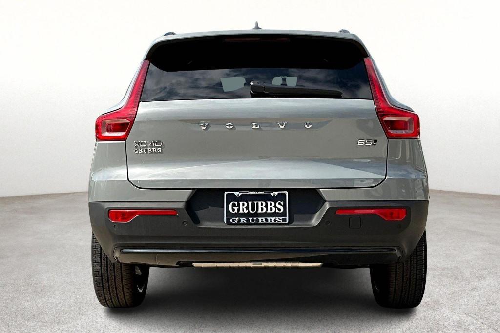 new 2025 Volvo XC40 car, priced at $49,790