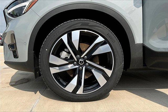 new 2025 Volvo XC40 car, priced at $49,790