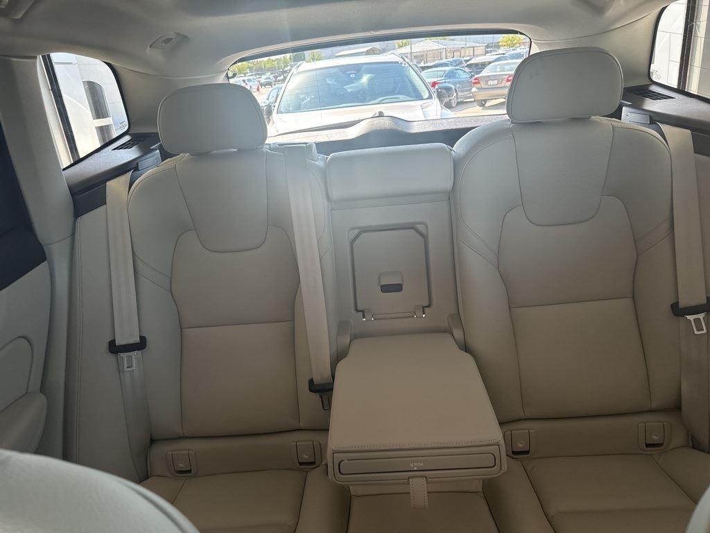 new 2025 Volvo XC60 car, priced at $55,335