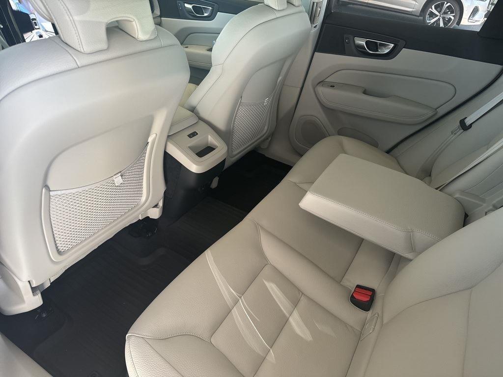 new 2025 Volvo XC60 car, priced at $55,335