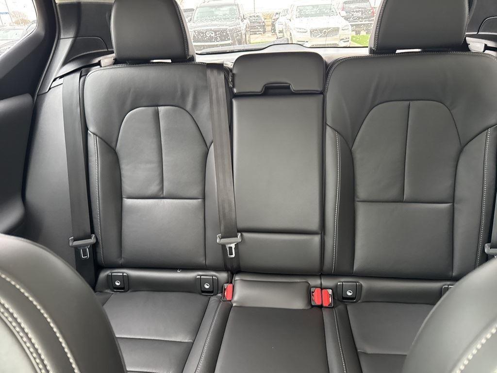 new 2025 Volvo XC40 car, priced at $40,250