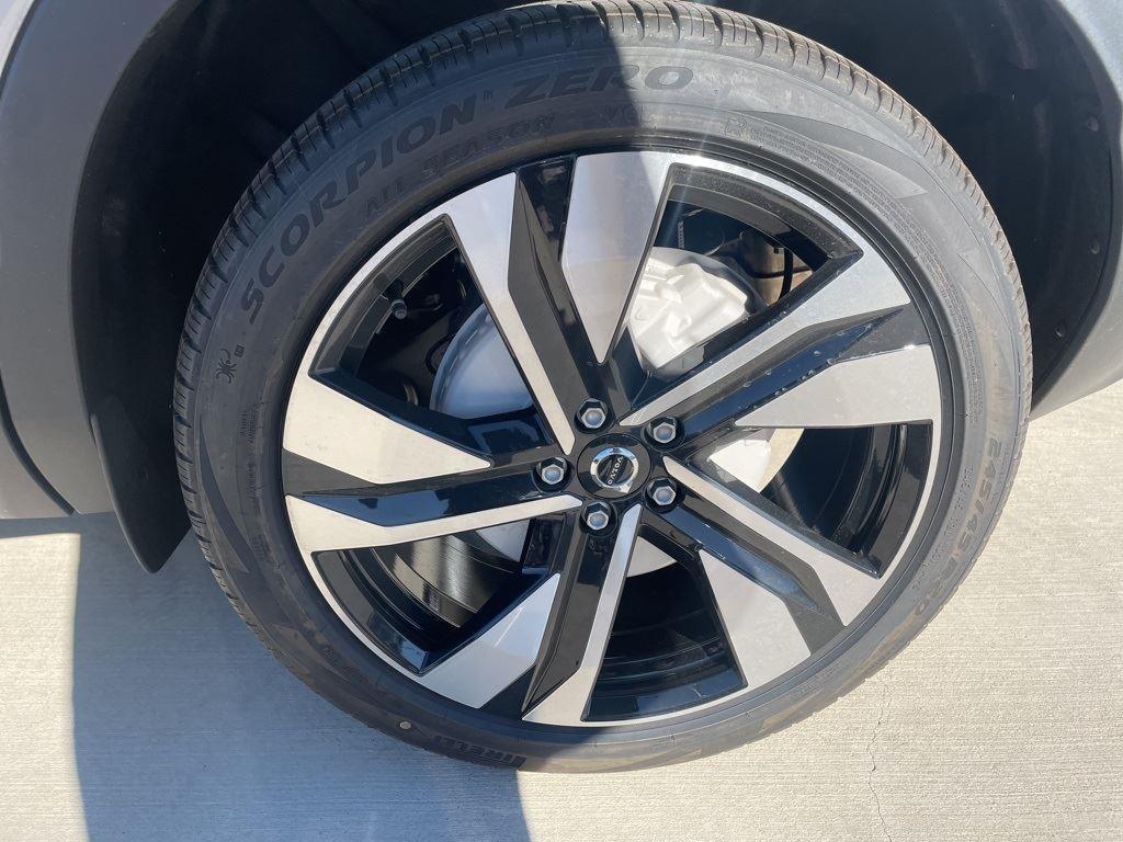 new 2025 Volvo XC40 car, priced at $51,000