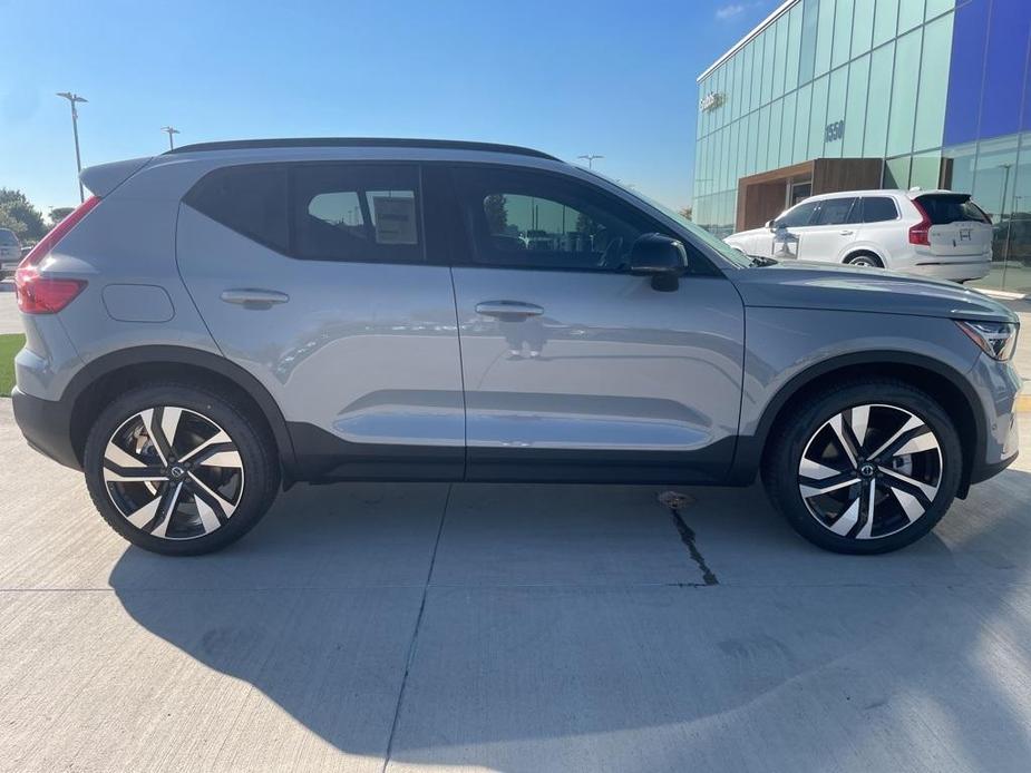 new 2025 Volvo XC40 car, priced at $51,585