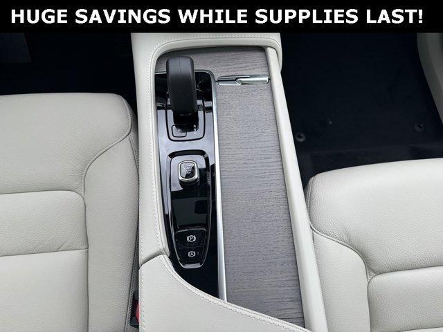 new 2025 Volvo XC90 car, priced at $59,995