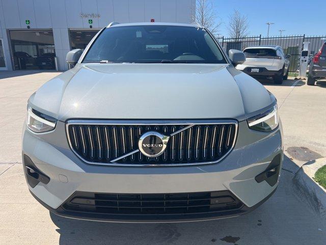 new 2025 Volvo XC40 car, priced at $48,235