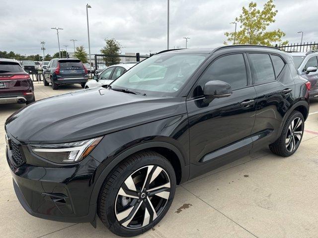 new 2025 Volvo XC40 car, priced at $47,999