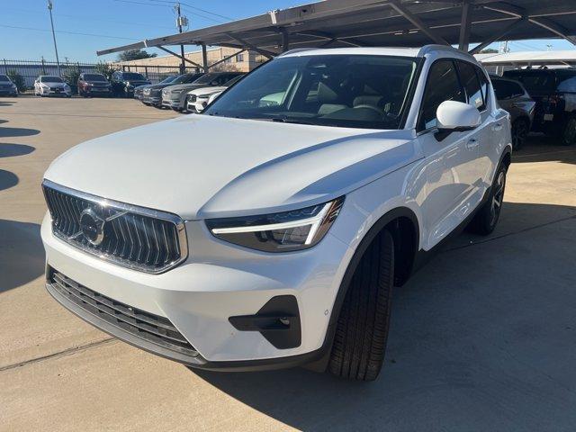 new 2025 Volvo XC40 car, priced at $47,885