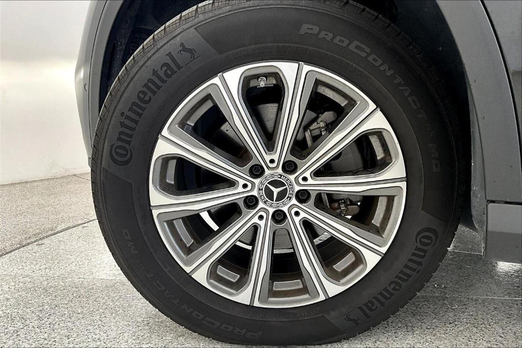 used 2024 Mercedes-Benz GLC 300 car, priced at $37,995