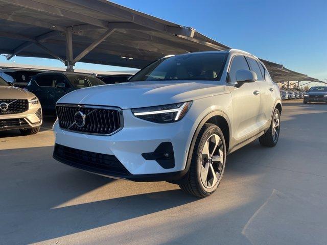 new 2025 Volvo XC40 car