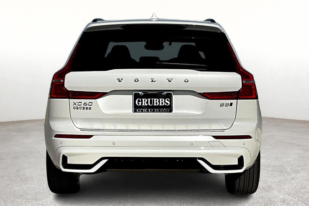 new 2025 Volvo XC60 car, priced at $60,445