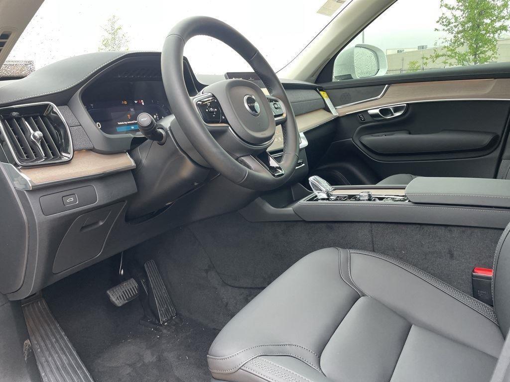 new 2025 Volvo XC90 car, priced at $69,655