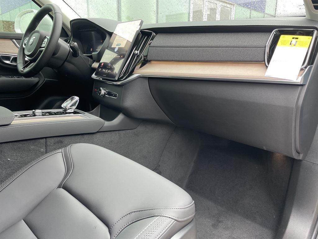 new 2025 Volvo XC90 car, priced at $69,655