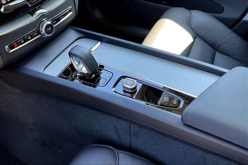 new 2025 Volvo XC60 car, priced at $56,160