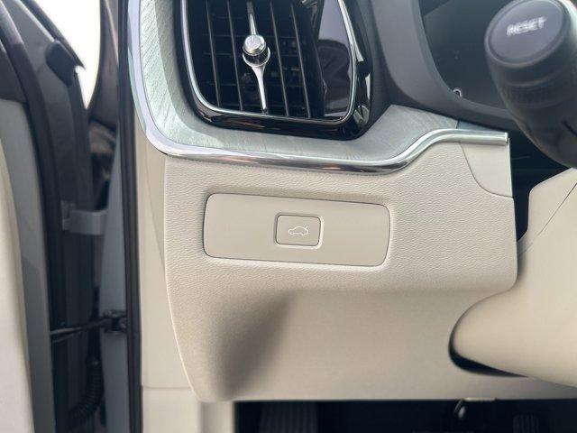 new 2025 Volvo XC60 car, priced at $54,610