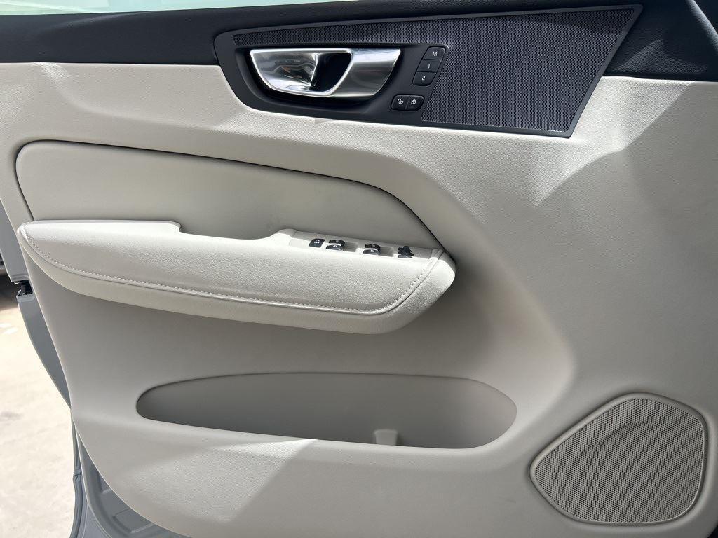 new 2025 Volvo XC60 car, priced at $54,610