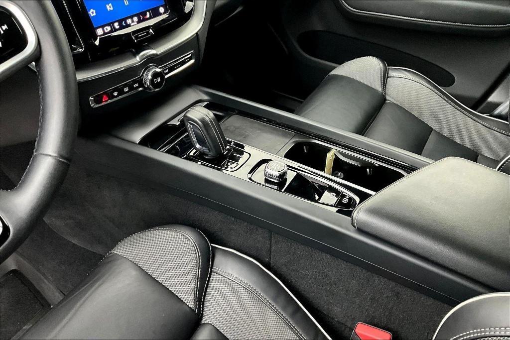 used 2022 Volvo XC60 Recharge Plug-In Hybrid car, priced at $39,000