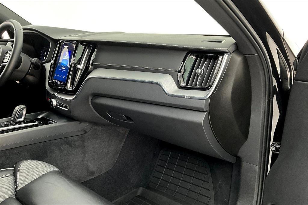 used 2022 Volvo XC60 Recharge Plug-In Hybrid car, priced at $39,000