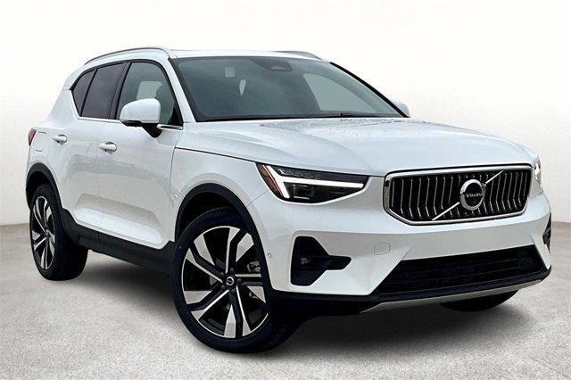 new 2025 Volvo XC40 car, priced at $51,015