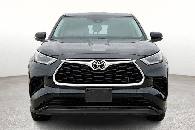 used 2023 Toyota Highlander car, priced at $32,500