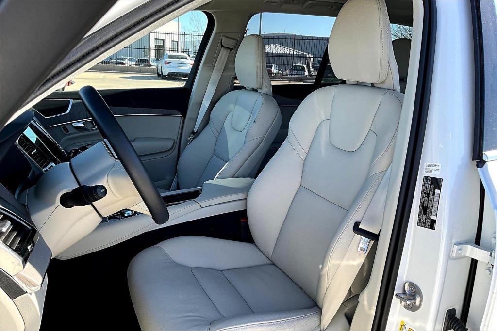 new 2025 Volvo XC90 car, priced at $64,300