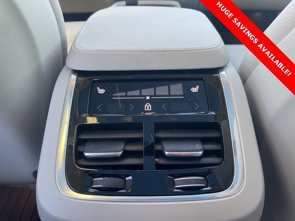 new 2025 Volvo XC90 car, priced at $64,300