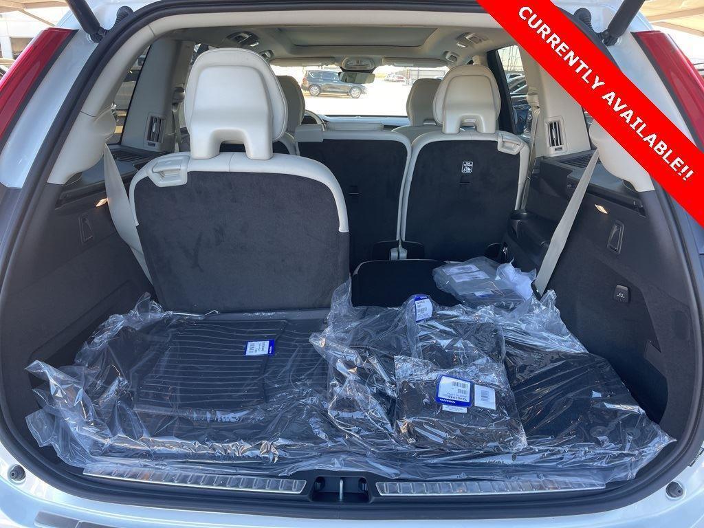 new 2025 Volvo XC90 car, priced at $64,300