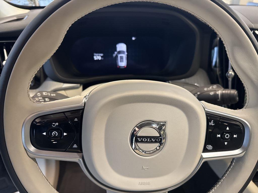 new 2025 Volvo XC60 car, priced at $49,900