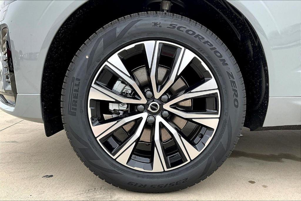 new 2025 Volvo XC60 car