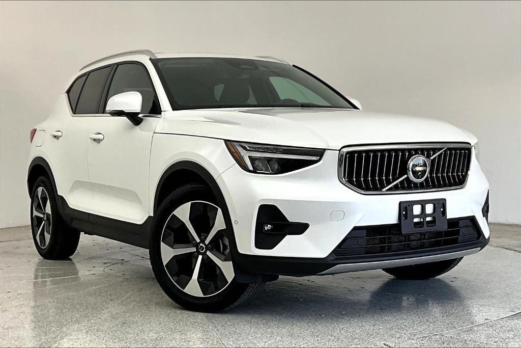 used 2025 Volvo XC40 car, priced at $39,500