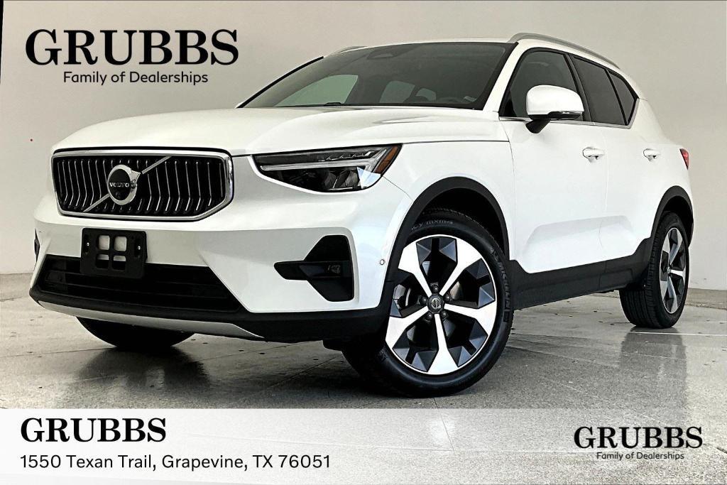 used 2025 Volvo XC40 car, priced at $40,500